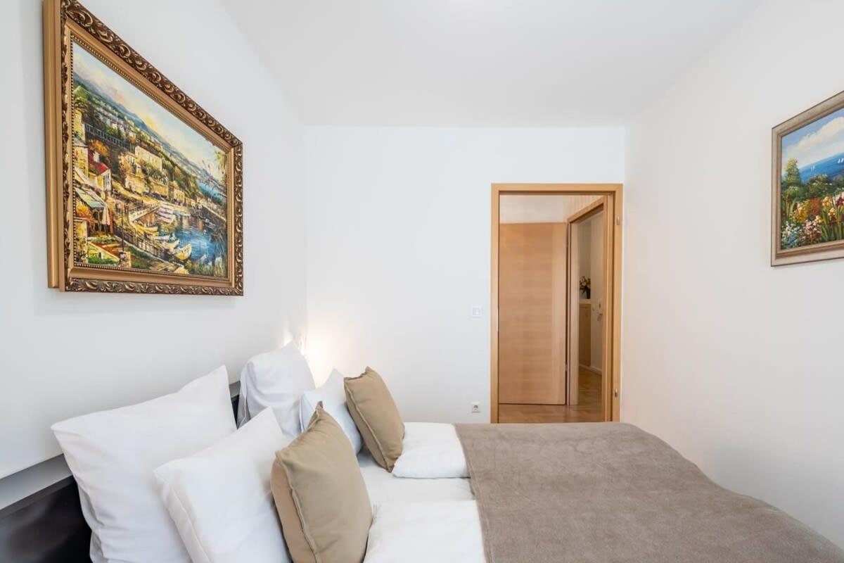 Homey Apartment With Ac And Balcony ブダペスト エクステリア 写真