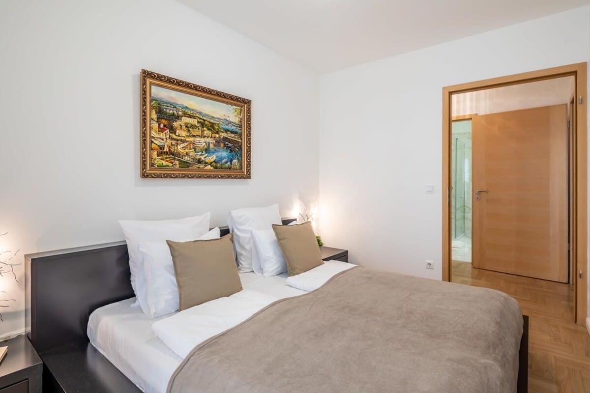 Homey Apartment With Ac And Balcony ブダペスト エクステリア 写真