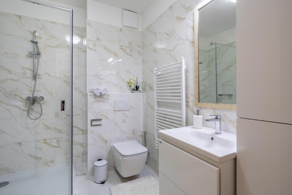 Homey Apartment With Ac And Balcony ブダペスト エクステリア 写真