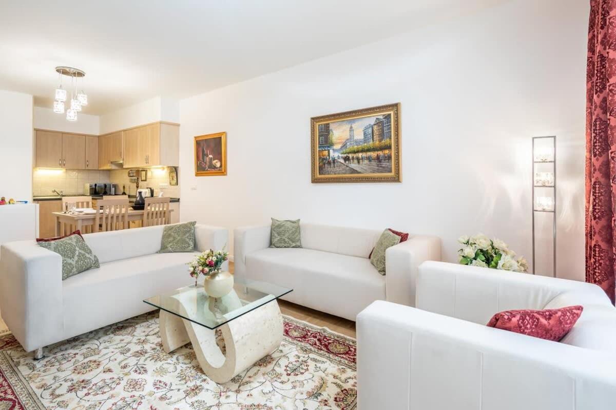 Homey Apartment With Ac And Balcony ブダペスト エクステリア 写真